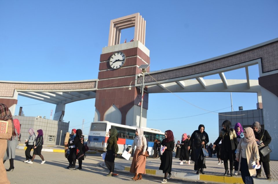 جلی کورت و مکیاژی زۆر لە زانکۆ قەدەغەکرا
