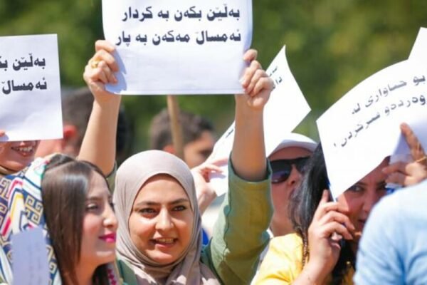 کۆتایی پێهات؛ بەغدا هەمیشەییکردنی فەرمانبەرانی گرێبەستی ڕەتکردەوە