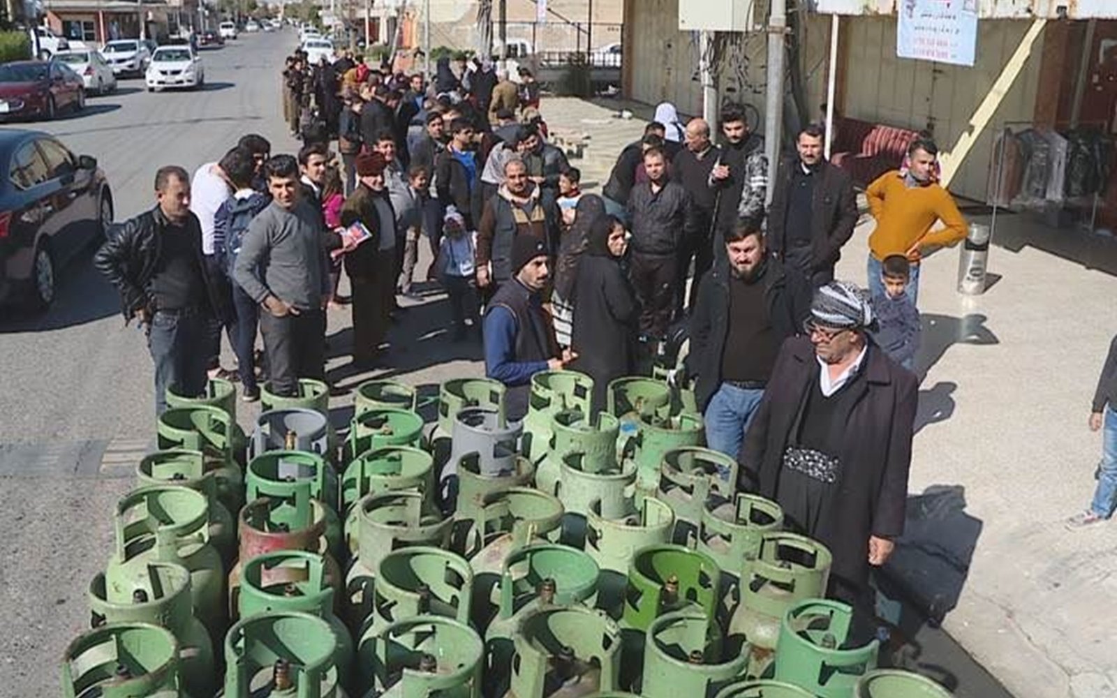 هاووڵاتییەک لە نۆرەی وەرگرتنی غازدا گیانی لەدەستد